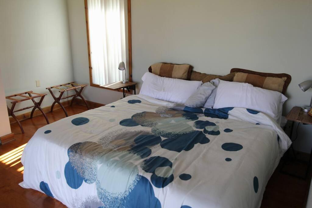Joshua Tree's Highland Hideaway Compound Holiday home